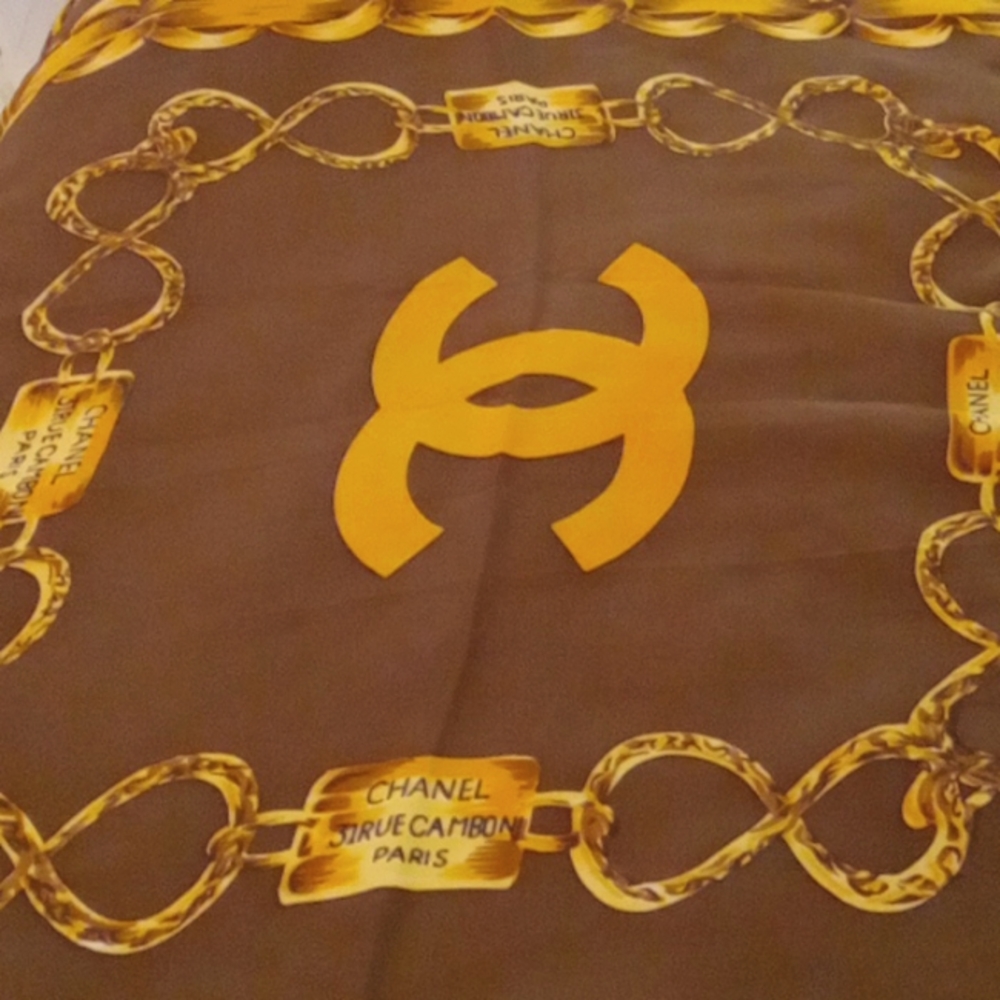 Vintage - Chanel Silk Scarf 34x35